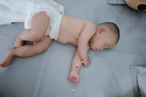 河南怀孕多久会显肚子
